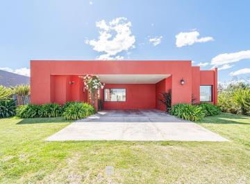 Casa · 154m² · 4 Ambientes · 2 Cocheras · Venta - Casa 4 Ambientes - Parque con Piscina y Galeria con Parrilla - Tierras del Mar