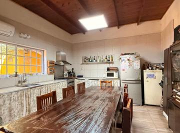Casa · 186m² · 5 Ambientes · 3 Cocheras · Venta Casa de 5 Amb. Permuta Boedo – a Reciclar - Toma Menor Valor