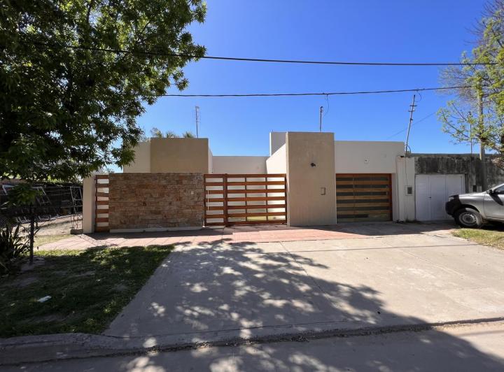 Casa · 146m² · 4 Ambientes · 1 Cochera