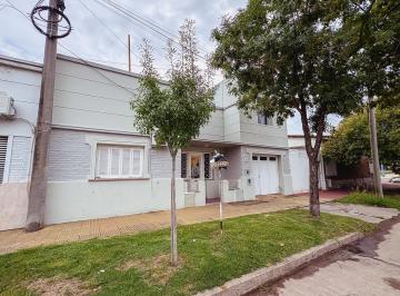 Casa · 150m² · 3 Ambientes · 1 Cochera · Casa en Venta en Barrio Sarmiento, Rafaela