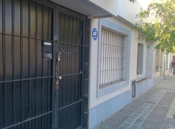 Casa de 7 ambientes, Cipolletti · Casa Sobre Lote de 250 m² en Excelente Ubicación