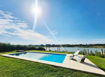 Casa · 145m² · 4 Ambientes · 4 Cocheras · Venta Casa a Laguna San Sebastian Financia Area 8