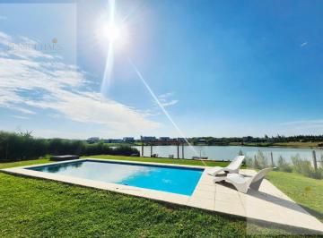 Casa · 145m² · 4 Ambientes · 4 Cocheras · Venta Casa a Laguna San Sebastian Financia Area 8