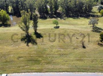 Terreno · 1642m² · Venta / Pinares Country Club. Lote Central Al Golf con Laguna.