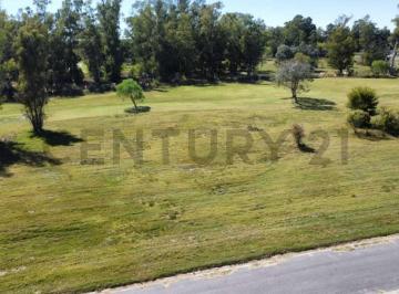 Terreno · 1642m² · Venta / Pinares Lote Central Al Golf con Laguna/ Excelente Ubicación. Superficie 1642 M²/ a 2300 Mt