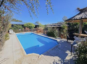 Edificio · 1640m² · 9 Cocheras · Excelente Complejo de Cabañas en Venta en Villa Carlos Paz