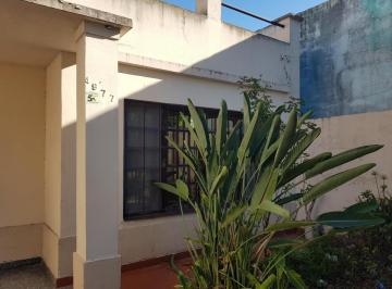 Casa de 3 ambientes, Almirante Brown · Casa de Tres Ambientes