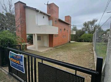 Casa · 155m² · 4 Dormitorios · 2 Cocheras · Cabañas en Venta en Las Sierras de Córdoba