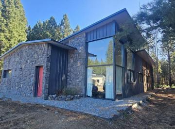 Casa · 213m² · 3 Dormitorios · 1 Cochera · Casa Moderna 3 Dorm,3 Baños, Apta Credito