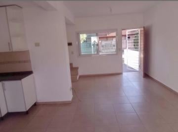 Casa · 2 Dormitorios · 1 Cochera · Casa en Alquiler - 2 Dorm. B° Villa Belgrano