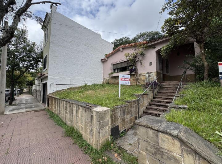 Casa · 500m² · 8 Ambientes · 1 Cochera