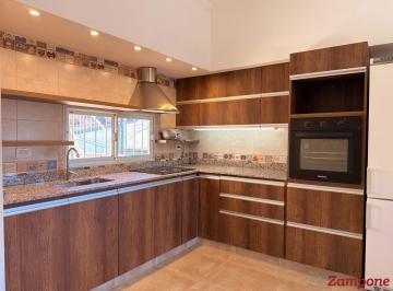 PH · 110m² · 4 Ambientes · Terraza PH en Ramos Mejia
