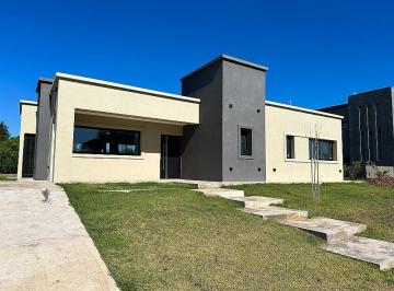 Casa · 138m² · 3 Ambientes · Casa de 3 Ambientes a Estrenar en Barrio Horizontes Al Sur. Ruta 16, Presidente Perón.