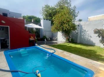 Casa · 220m² · 5 Ambientes · 3 Cocheras · Casa en Beccar