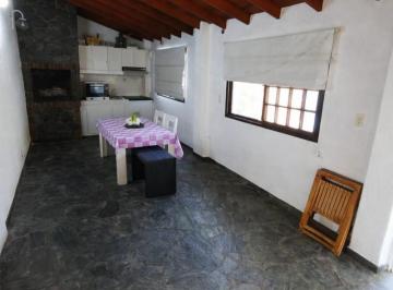Casa · 130m² · 4 Ambientes · 3 Cocheras · Casa en Florida Oeste