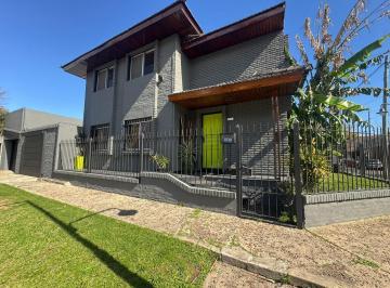 Casa · 135m² · 5 Ambientes · 2 Cocheras · Casa 5 Ambientes - Apta Crédito - Villa Adelina - Venta