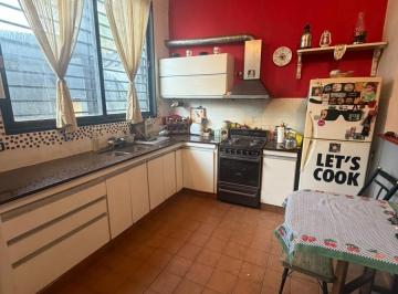 PH · 85m² · 3 Ambientes · 1 Cochera · PH en Munro - Este