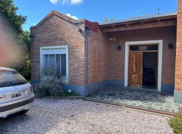 Casa de 4 ambientes, Tornquist · Casa Premium en Sierra de La Ventana – Frente Al Golf