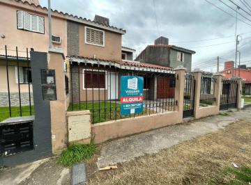 Departamento en Alquiler de 4 ambientes Patricios · Alquiler Duplex C/cochera - Bº Arturo Capdevila (2 Dorm./patio con Asador)