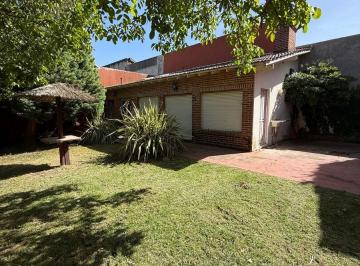 Casa de 2 ambientes, Miramar · Terreno de 600 m² con Quincho y Depto, Excelente Ubicacion de Parquemar