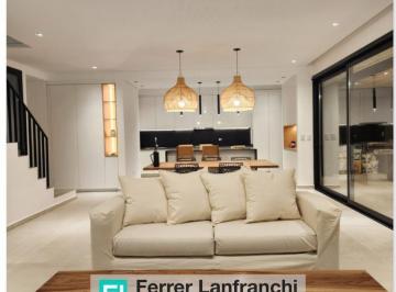 Casa · 259m² · 13 Ambientes · 2 Cocheras · Casa en Venta en Distro Sur