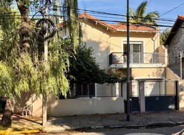 Casa de 4 ambientes, Vicente López · Chalet 3 Dorm, Suite, Fondo y Garage - Inmejorable Ubicación