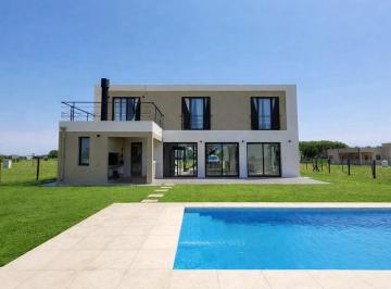 Casa · 200m² · 5 Ambientes · 2 Cocheras · Casa en Venta en La Alameda