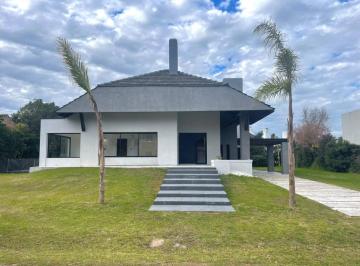 Casa · 350m² · 7 Ambientes · 1 Cochera · Casa en El Sosiego