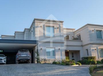 Casa · 560m² · 5 Ambientes · 2 Cocheras · Exclusiva Casa en Praderas de San Lorenzo