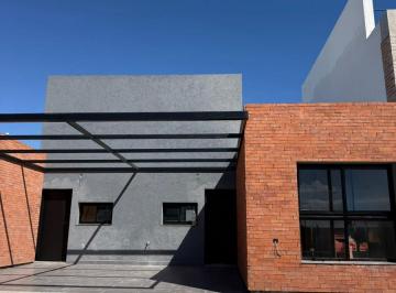 Casa · 125m² · Duplex en Venta Rincones de Manantiales