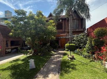 Casa · 165m² · 4 Ambientes · 2 Cocheras · Venta Casa 3 Dorm. Parque Merlo