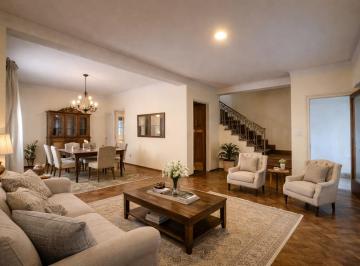 Casa · 276m² · 9 Ambientes · Casa Al Frente de Dos Plantas y Cuatro Dorm. con Cochera en Catamarca Al 1200, Rosario