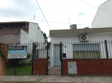 Casa · 80m² · 3 Ambientes · 1 Cochera · Casa Americana Sobre Lote Propio a Refaccionar