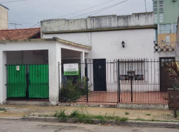 Casa de 4 ambientes, Berazategui · Casa en Venta en Calle 152, a Pasos de La Av Mitre