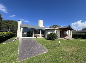 Casa · 280m² · 5 Ambientes · 3 Cocheras · Casa 3 Dorm. con Lote 1252 m²