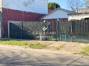 Casa de 3 ambientes, Berazategui · Casa 3 Ambientes con Patio en Venta - Berazategui