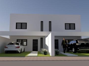 Casa · 100m² · 4 Ambientes · 5 Cocheras · Docta Parque Dúplex en Venta 3 Dorm.