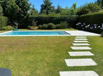 Casa · 180m² · 6 Ambientes · Casa en Los Eucaliptus
