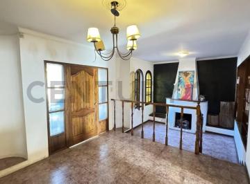 Casa · 255m² · 7 Ambientes · 1 Cochera · Casa en Venta en Guaymallen