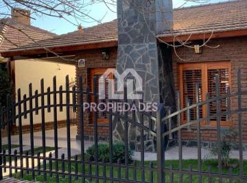 Casa de 4 ambientes Venta USD 320.000 · Casa en Venta Barrio Flamingo Cipolletti