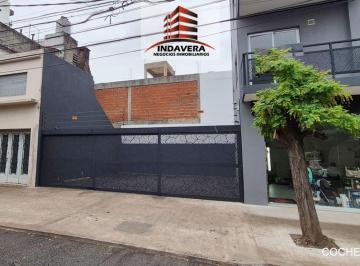 Garage , Tres de Febrero · Amplia Cochera de 20 m² - Acceso Directo a La Calle - Caseros Centro