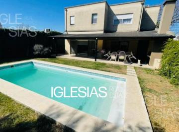 Casa · 20m² · 6 Ambientes · 1 Cochera · Casa en Venta en Garín, Escobar