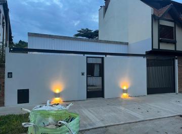 Casa · 120m² · 3 Ambientes · 2 Cocheras · Casa en Venta en Acassuso con Cochera y Pileta