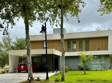 Casa · 155m² · 4 Ambientes · 2 Cocheras · Casa - Haras del Sur I