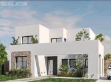 Casa · 154m² · 5 Ambientes · Casa en Venta en San Pablo