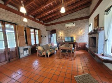 Casa · 240m² · 4 Ambientes · 4 Cocheras · Casa en Venta en Chacras de Uribelarrea Cañuelas