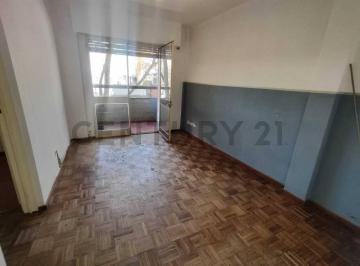 Departamento · 35m² · 2 Ambientes · Alquiler Depto | 2 Ambientes | Balcón | Luminoso | Terraza C/parrilla | Lourdes
