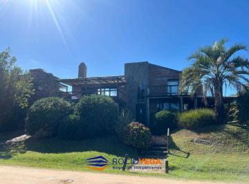 Casa · 340m² · 4 Ambientes · Casa a La Venta en José Ignacio