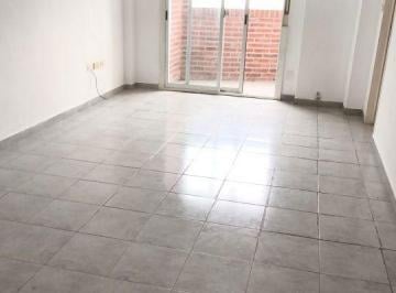 Departamento de 2 ambientes, La Plata · Alquiler Depto 1 Dorm Frente - 60 E/2 y 3 - La Plata