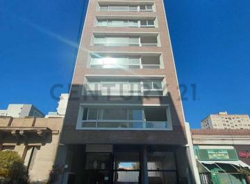 Departamento · 150m² · 6 Ambientes · 1 Cochera · Piso de Categoría Premium
